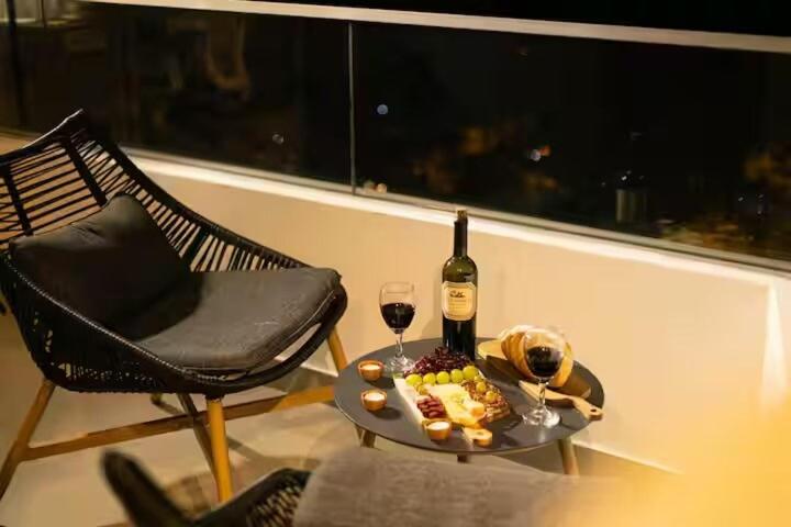 Miraflores Luxury Suite PS5 Massage Chair Dyson - Two-Bedroom Apartment with Balcony and Sea View - 50