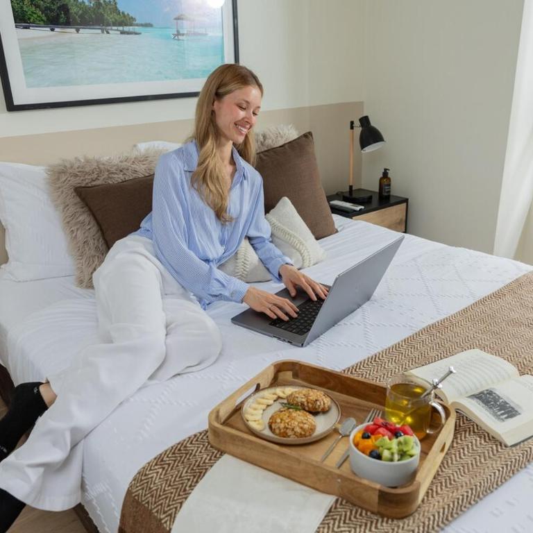 Miraflores Luxury Suite PS5 Massage Chair Dyson - Two-Bedroom Apartment with Balcony and Sea View - 64