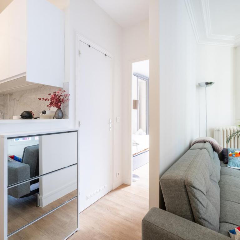 Charming and Bright 1BDR Near the Marais - Appartement - 12
