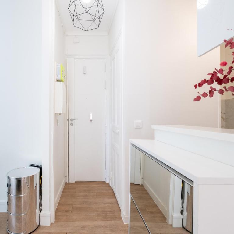 Charming and Bright 1BDR Near the Marais - Appartement - 13