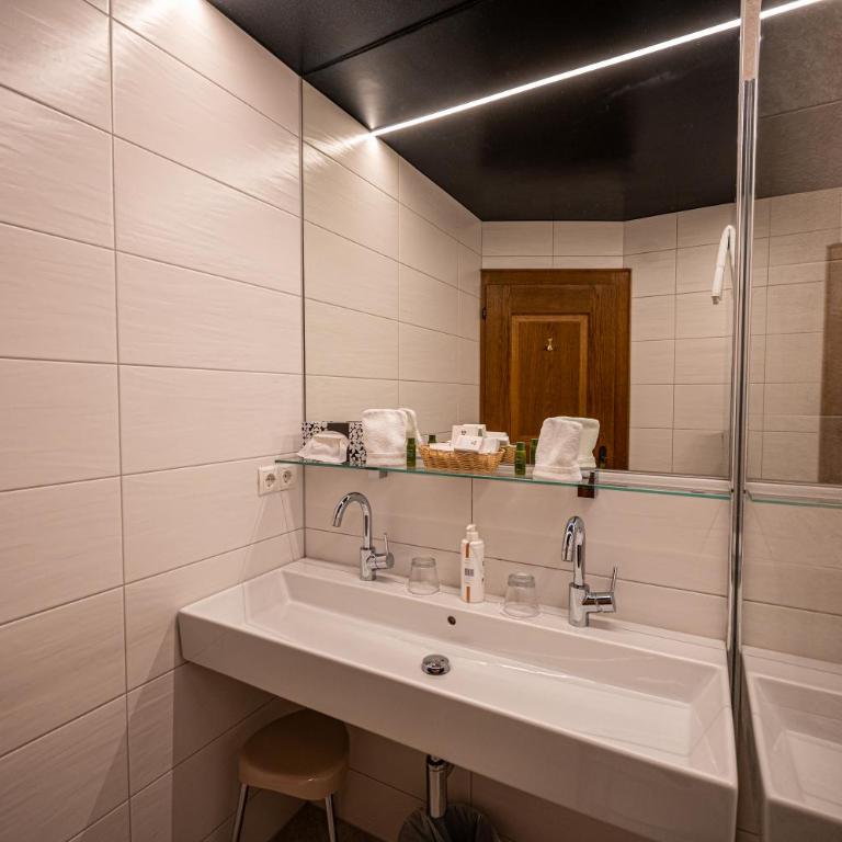 Hotel Hartenfels - Ferienwohnung mit Küchenzeile - 17
