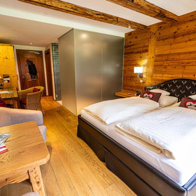 Hotel Hartenfels - Ferienwohnung mit Küchenzeile - 1