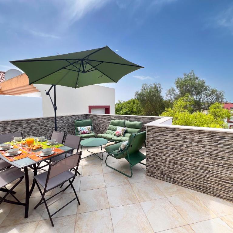 Spacious Family Townhouse in Cancelada, Near Golf Courses and the Beach - Three-Bedroom House - 1