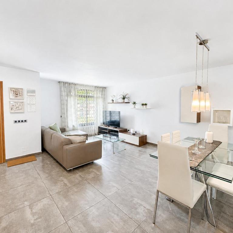 Spacious Family Townhouse in Cancelada, Near Golf Courses and the Beach - Three-Bedroom House - 16
