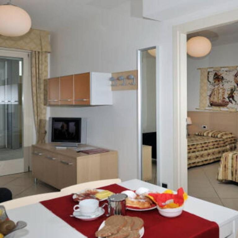 Perfect holiday flat for six in beachfront complex - Appartamento - 7