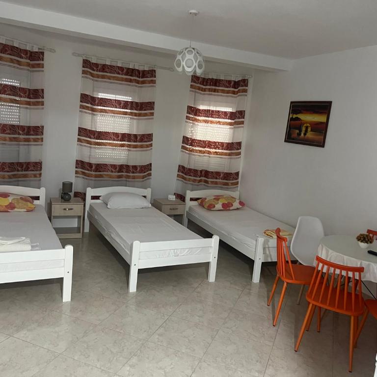 Tosic Apartmani - Two-Bedroom Suite - 1