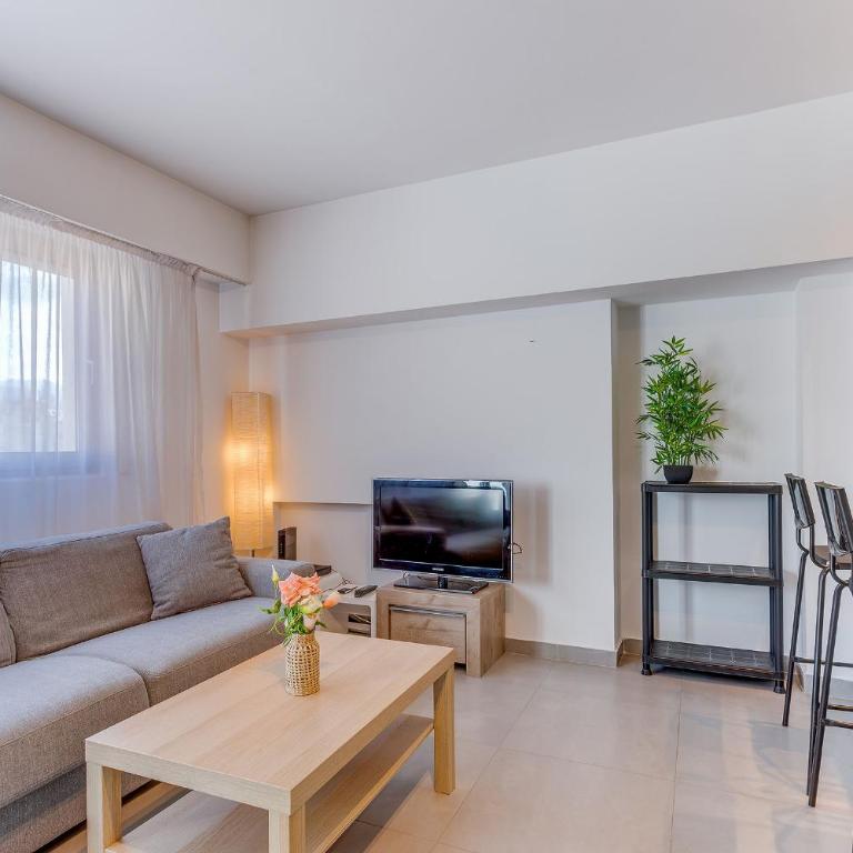SUEDE 4 AP4210 By Riviera Holiday Homes - Apartment mit Balkon - 8