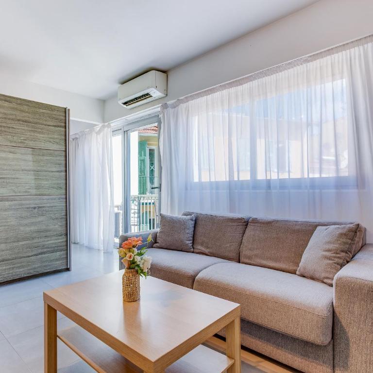 SUEDE 4 AP4210 By Riviera Holiday Homes - Apartment mit Balkon - 7