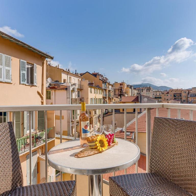SUEDE 4 AP4210 By Riviera Holiday Homes - Apartment mit Balkon - 1