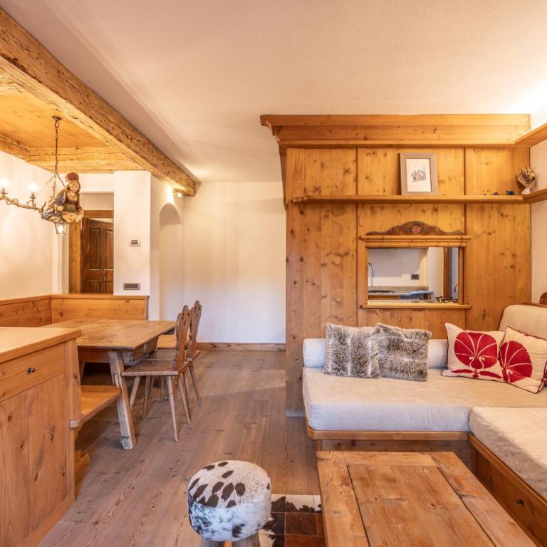 Casa Ampezzo, in the town center with balcony and parking area - Appartamento con 3 Camere da Letto e con Balcone - 2