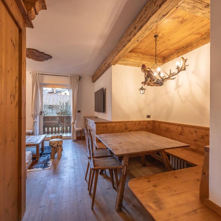 Casa Ampezzo, in the town center with balcony and parking area - Appartamento con 3 Camere da Letto e con Balcone - 11