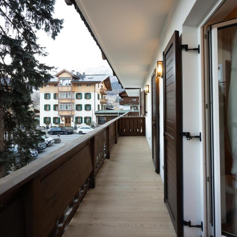 Casa Ampezzo, in the town center with balcony and parking area - Appartamento con 3 Camere da Letto e con Balcone - 21