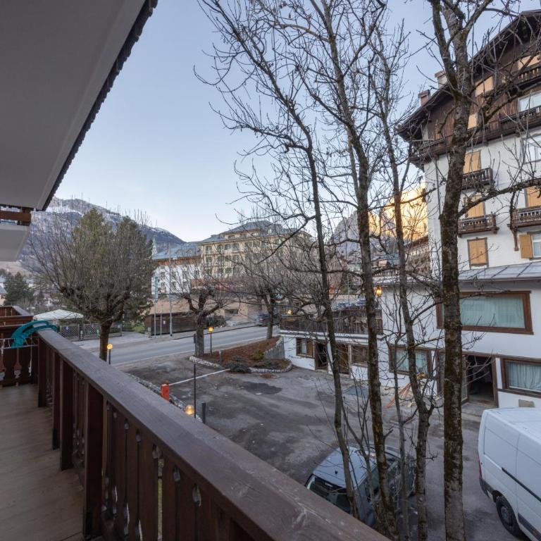 Casa Ampezzo, in the town center with balcony and parking area - Appartamento con 3 Camere da Letto e con Balcone - 31