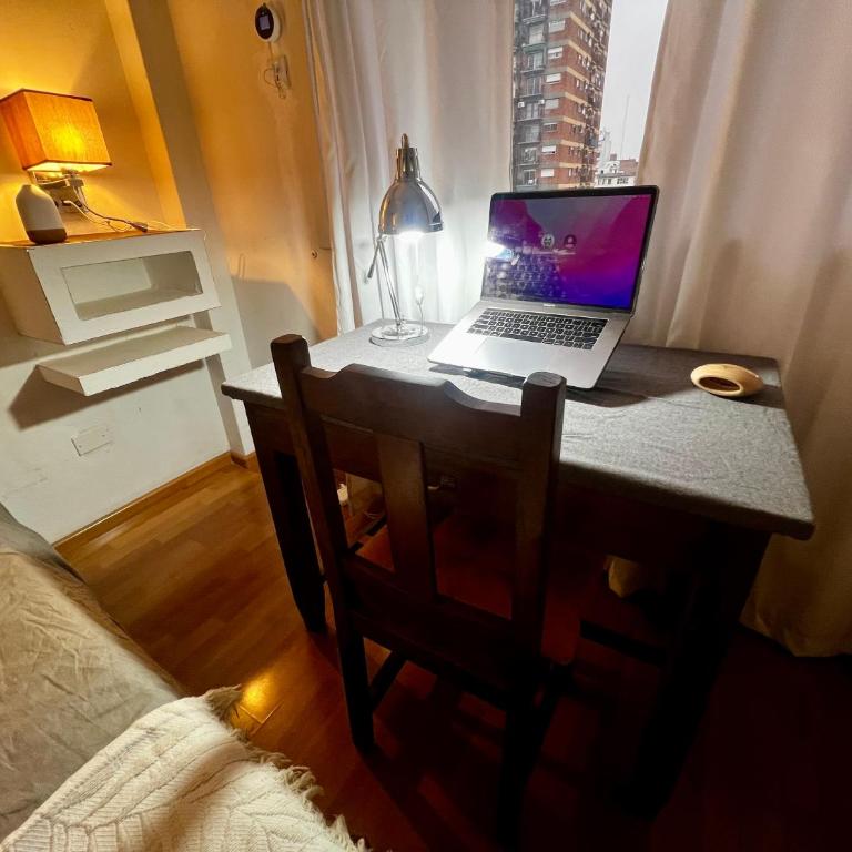 Abasto, 2 ambientes, departamento completo y práctico - One-Bedroom Apartment - 9