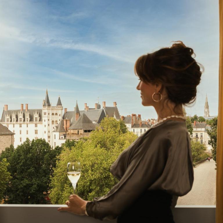 LHotel - face au château - boutique hôtel et séminaires - Chambre Double Supérieure - Vue sur Château - 1