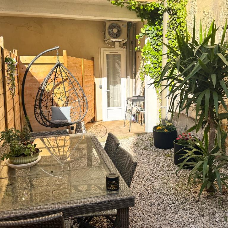 L Oustaou d Avignoun - Clim & Cour Privative - One-Bedroom Apartment - 11