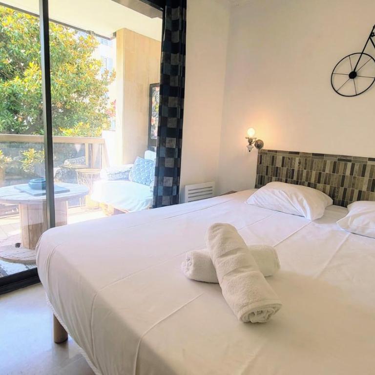 WeHost BARETY - Blooming Balcony Retreat - Central 3-4prs - Appartement - Vue sur Jardin - 19