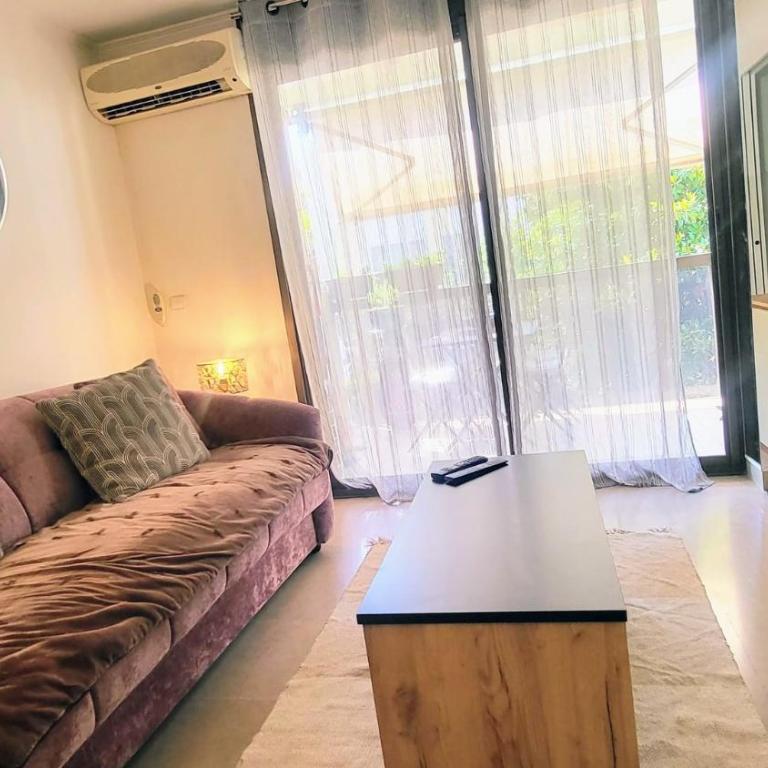 WeHost BARETY - Blooming Balcony Retreat - Central 3-4prs - Appartement - Vue sur Jardin - 16