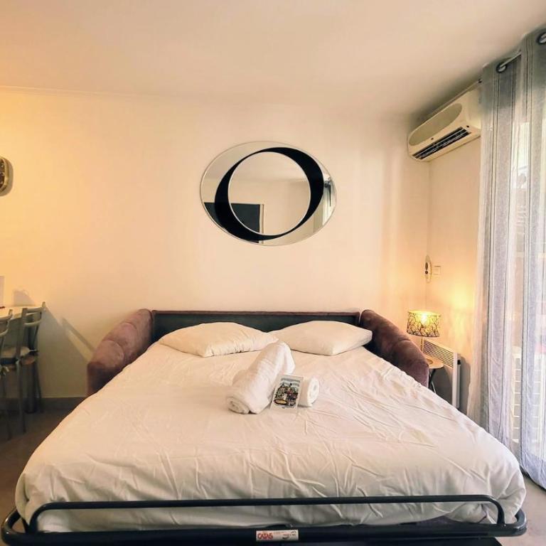 WeHost BARETY - Blooming Balcony Retreat - Central 3-4prs - Appartement - Vue sur Jardin - 10