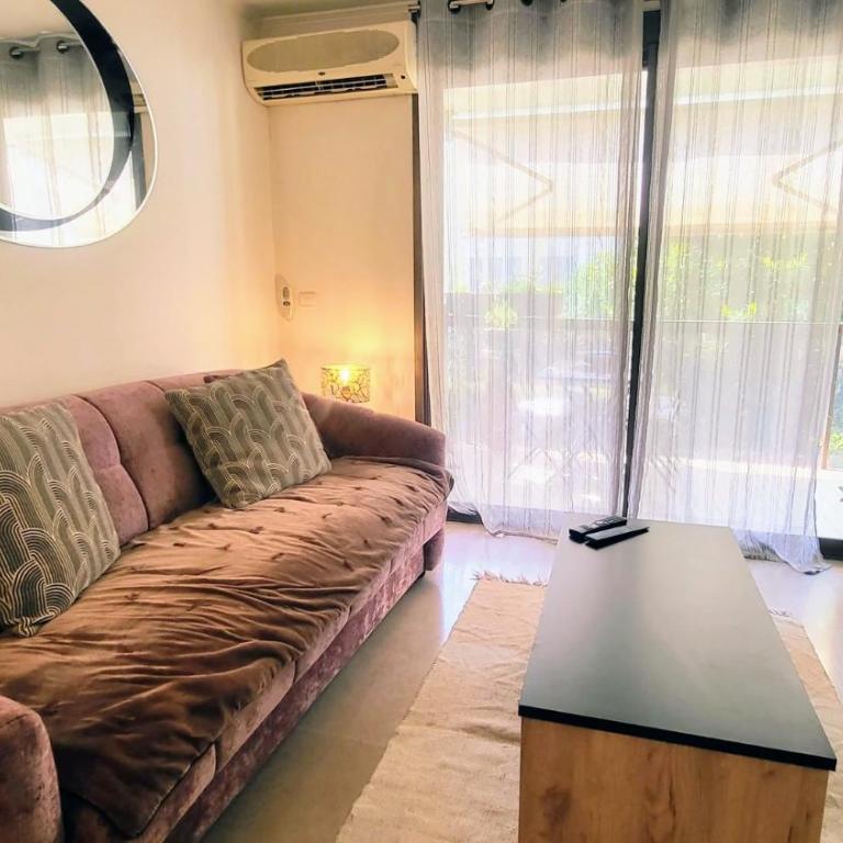 WeHost BARETY - Blooming Balcony Retreat - Central 3-4prs - Appartement - Vue sur Jardin - 17