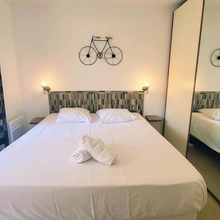 WeHost BARETY - Blooming Balcony Retreat - Central 3-4prs - Appartement - Vue sur Jardin - 21