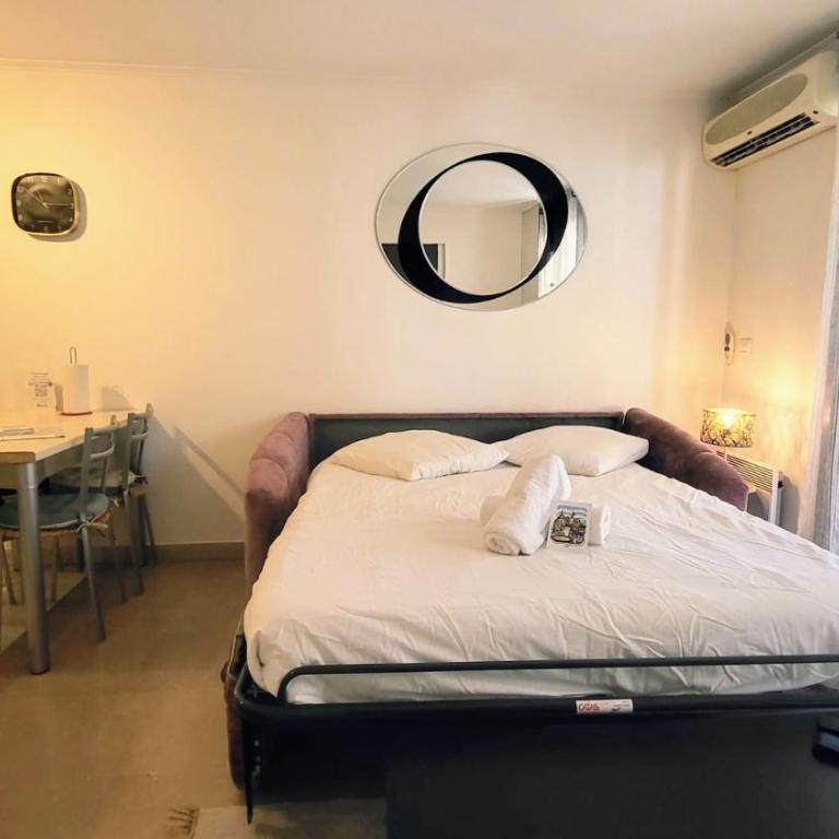 WeHost BARETY - Blooming Balcony Retreat - Central 3-4prs - Appartement - Vue sur Jardin - 4