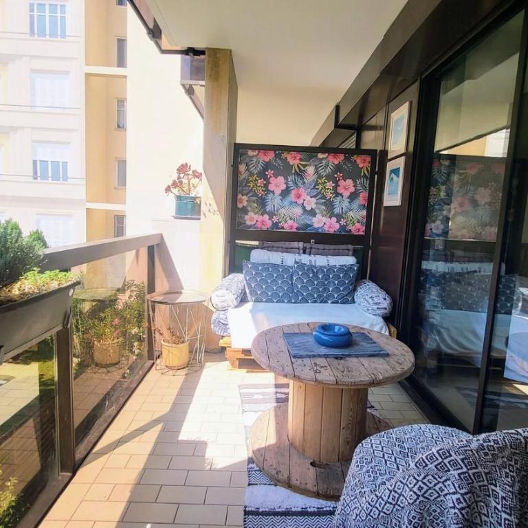 WeHost BARETY - Blooming Balcony Retreat - Central 3-4prs - Appartement - Vue sur Jardin - 12