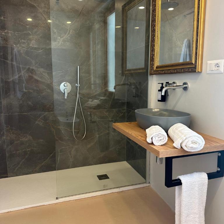 La Macchia Rooms - Camera Matrimoniale con Bagno Privato - 1