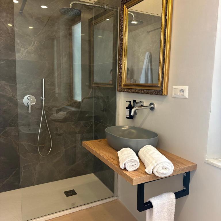 La Macchia Rooms - Camera Matrimoniale con Bagno Privato - 3