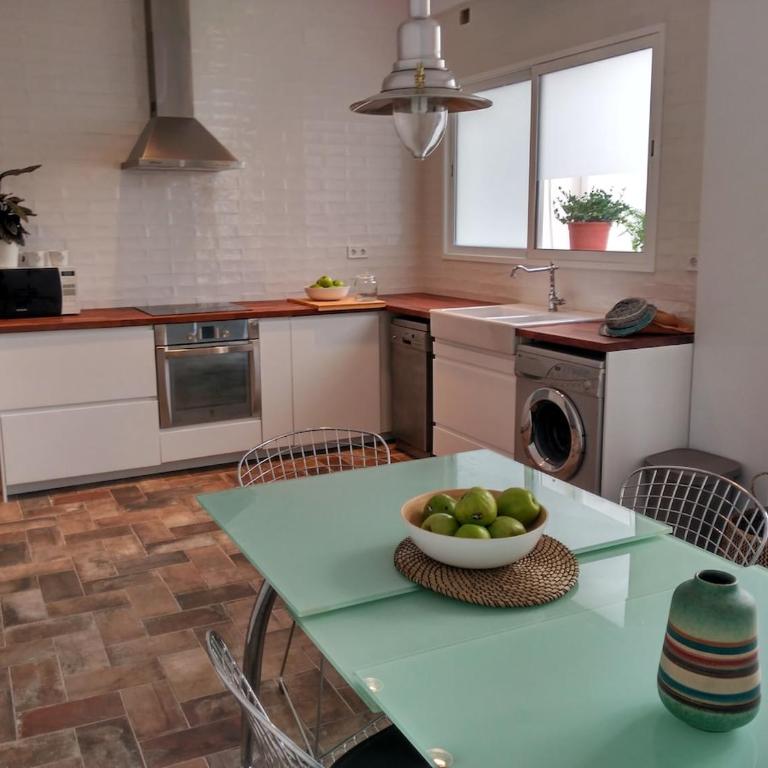 Spacious Family Apartment with Huge Terrace - Apartment - 12