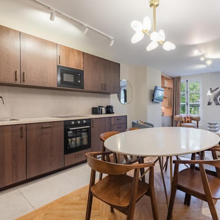Elegant bright and air-conditioned 2 Bedroom apartment in Bastille - Appartement - 15