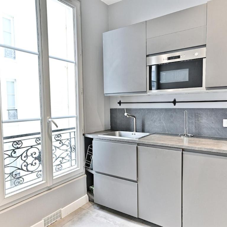 Spacious 4 bedrooms - Paris 11th with style - Appartamento - 5