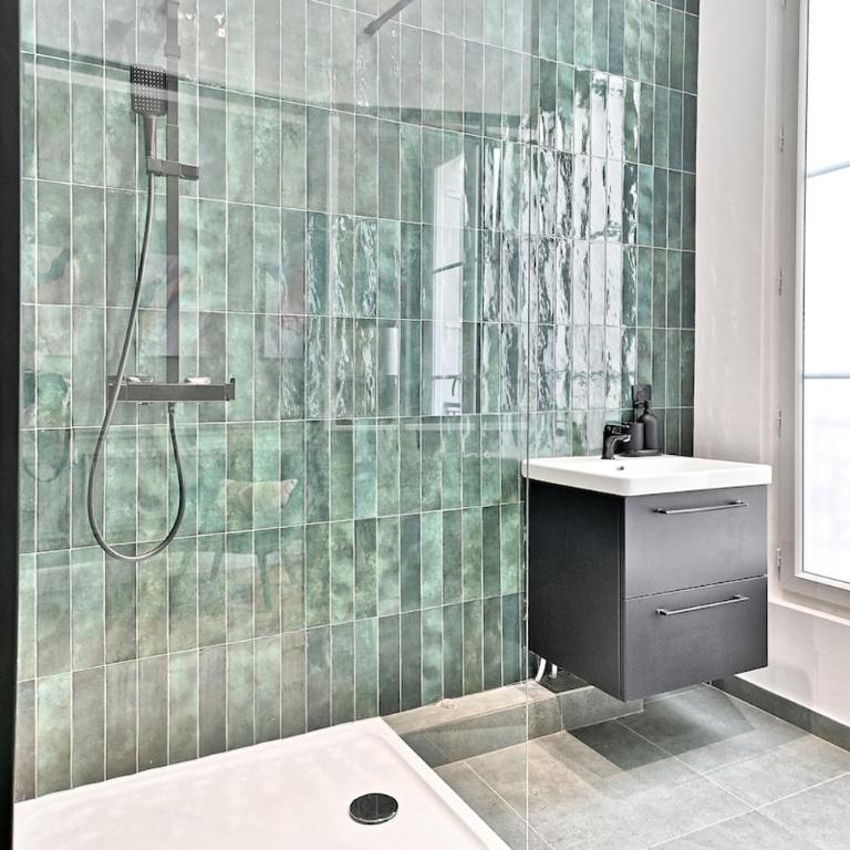 Spacious 4 bedrooms - Paris 11th with style - Appartamento - 43