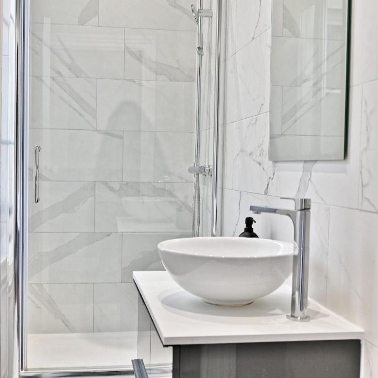 Spacious 4 bedrooms - Paris 11th with style - Appartamento - 44