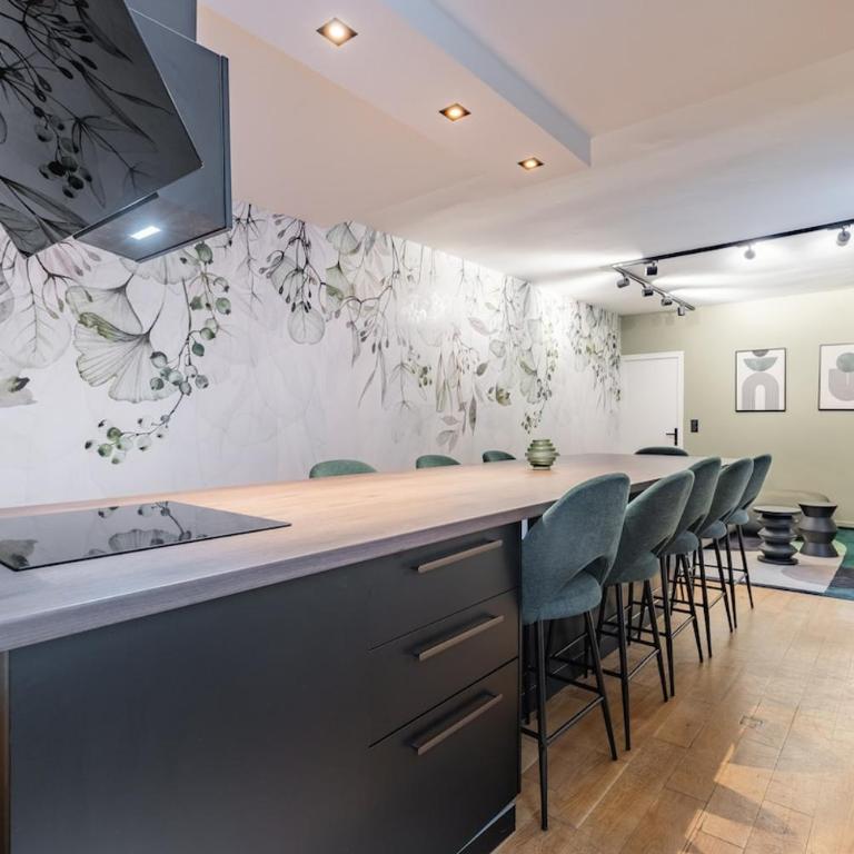 Exceptional triplex with 6 bedrooms & air conditioning - Apartment - 6