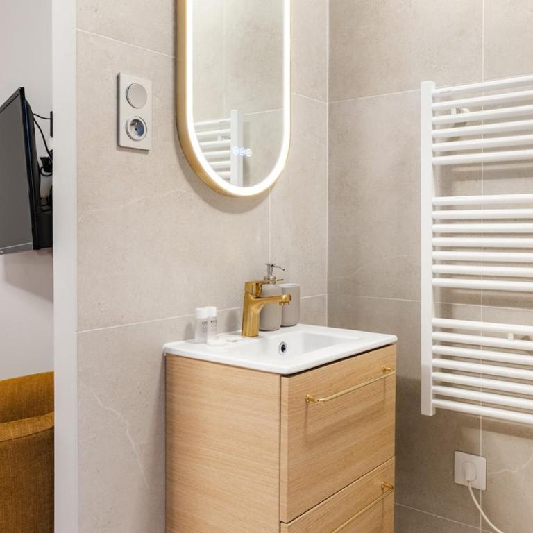 Exceptional triplex with 6 bedrooms & air conditioning - Apartment - 10