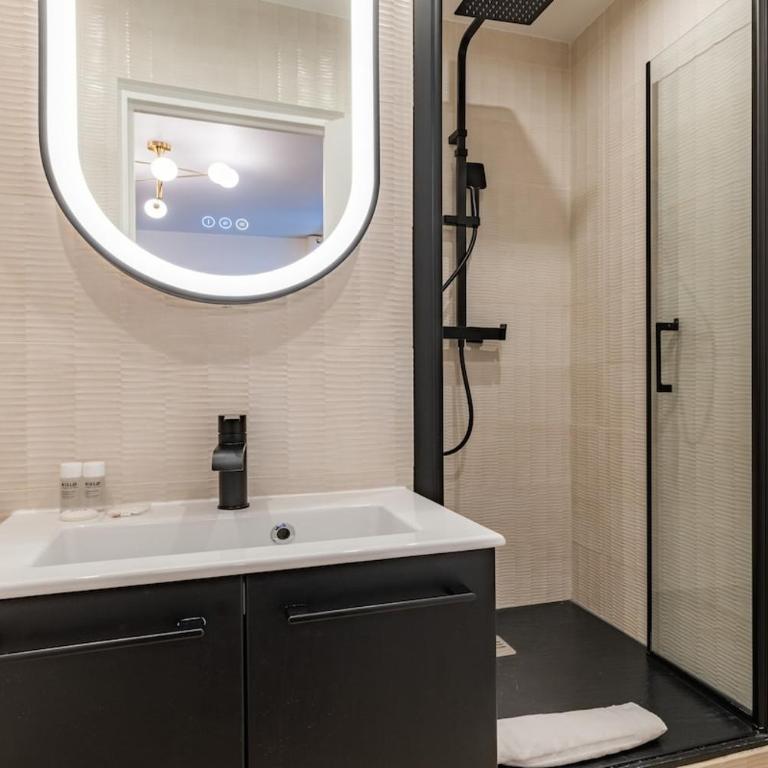 Exceptional triplex with 6 bedrooms & air conditioning - Apartment - 15