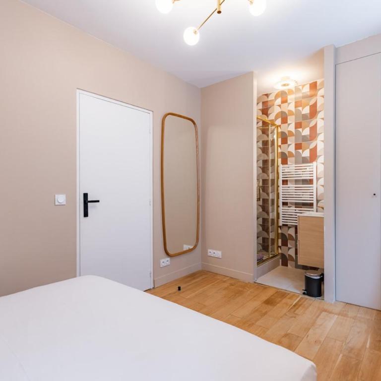 Exceptional triplex with 6 bedrooms & air conditioning - Apartment - 35