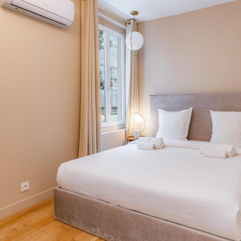 Exceptional triplex with 6 bedrooms & air conditioning - Apartment - 36