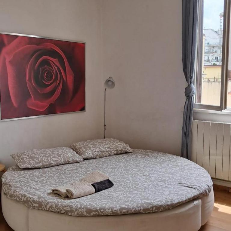 Top-floor Apartment, 4 metro stops from the Colosseum - Apartment - 24