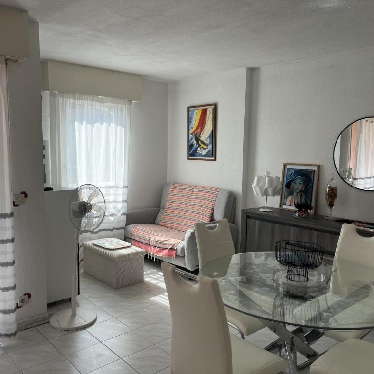 Port Frejus, Rives Latines, T2 vue port 40m2 - Appartement 1 Chambre avec Balcon et Vue sur Mer - 3