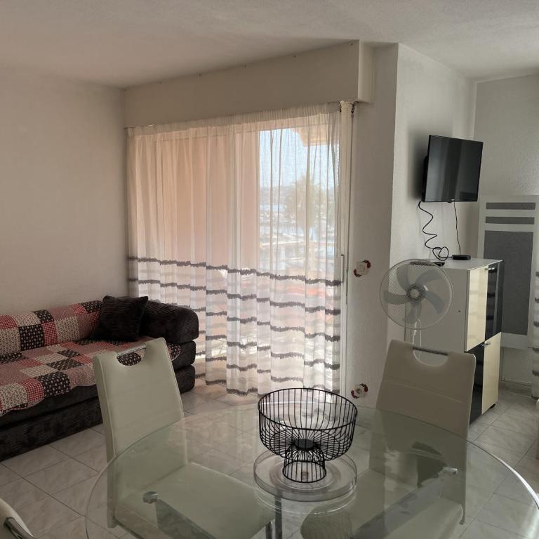 Port Frejus, Rives Latines, T2 vue port 40m2 - Appartement 1 Chambre avec Balcon et Vue sur Mer - 6