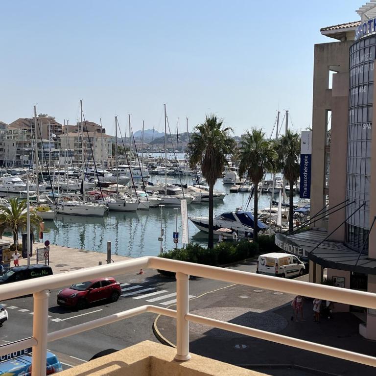 Port Frejus, Rives Latines, T2 vue port 40m2 - Appartement 1 Chambre avec Balcon et Vue sur Mer - 18