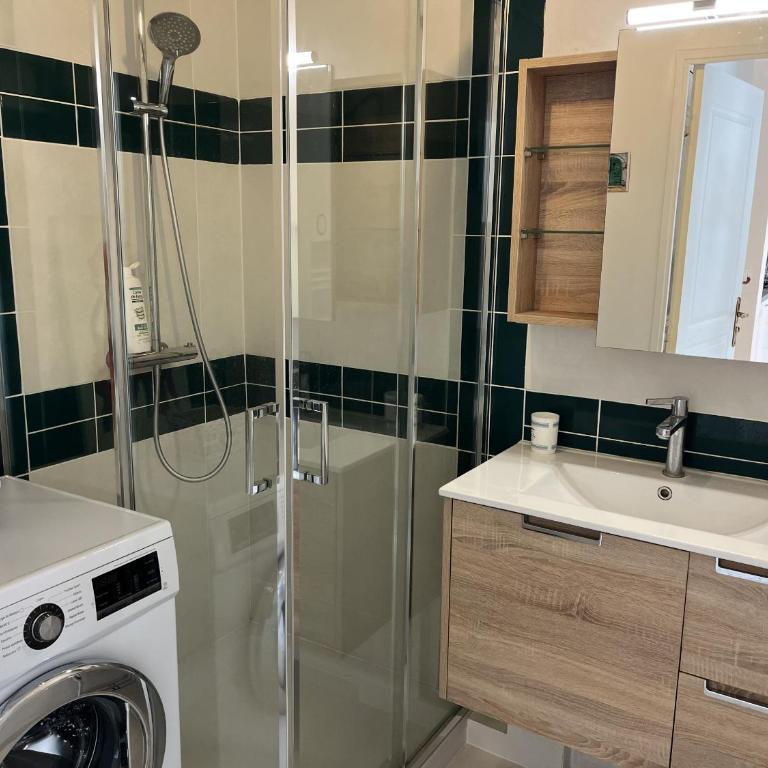 Port Frejus, Rives Latines, T2 vue port 40m2 - Appartement 1 Chambre avec Balcon et Vue sur Mer - 23