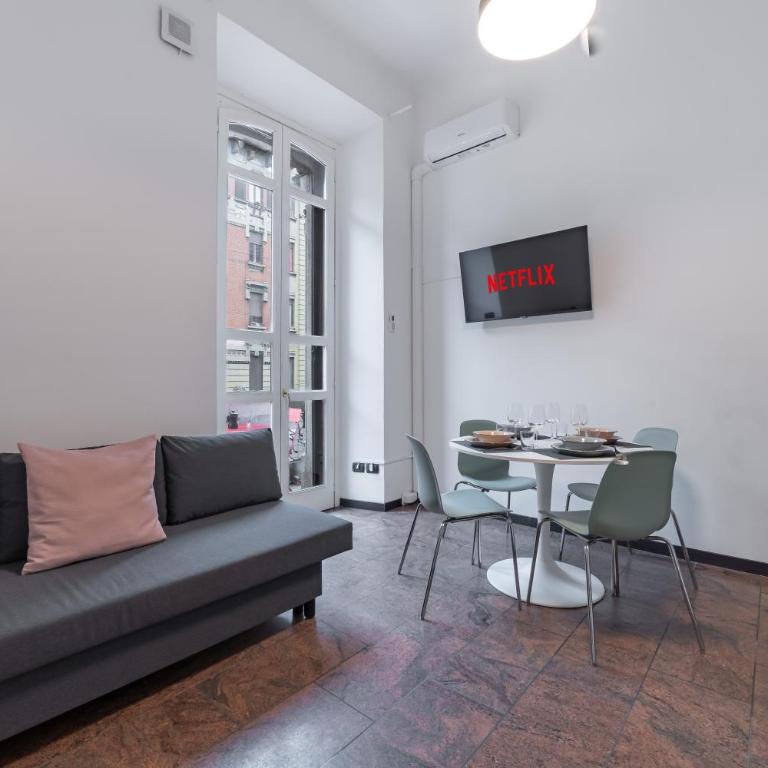 20 Minutes by Metro from the centre of Milan - One-Bedroom Apartment with Balcony - 7