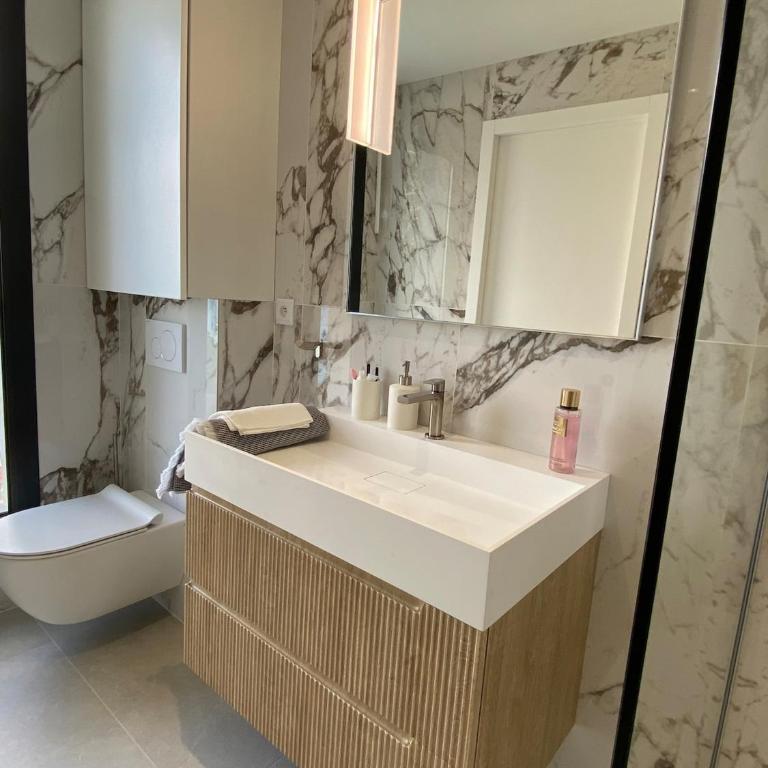 Hébergement avec vue magnifique à Roquebrune-Cap-Martin - Villa with Private Pool - 27