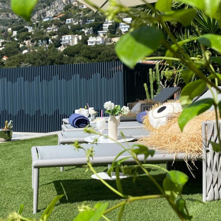 Hébergement avec vue magnifique à Roquebrune-Cap-Martin - Villa with Private Pool - 68