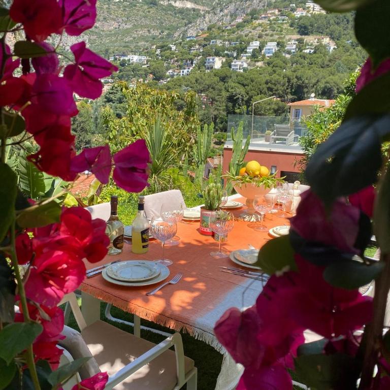 Hébergement avec vue magnifique à Roquebrune-Cap-Martin - Villa with Private Pool - 71