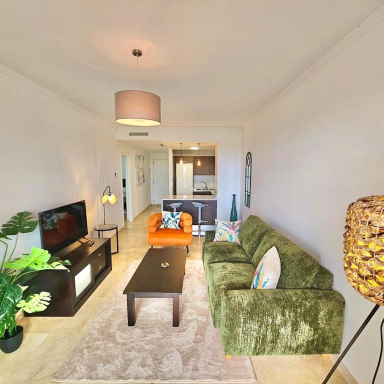 Small Oasis - Sea View - Pool Access - Close to Beach - Three Bedroom Apartment - Sleeps 8 - Apartamento de 3 dormitorios - 3