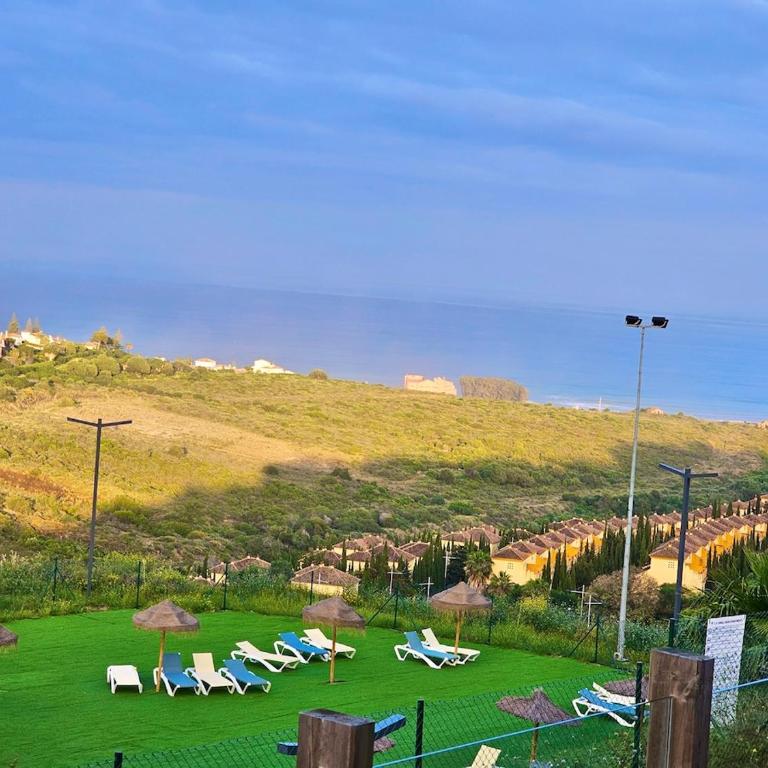 Small Oasis - Sea View - Pool Access - Close to Beach - Three Bedroom Apartment - Sleeps 8 - Apartamento de 3 dormitorios - 9
